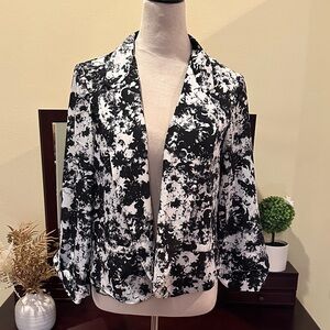 New Directions Black and White Abstract Blazer